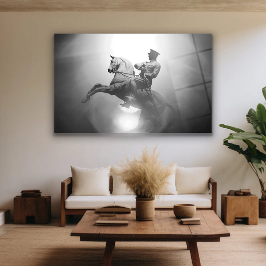 şahlanan at üstünde atatürk cam tablo