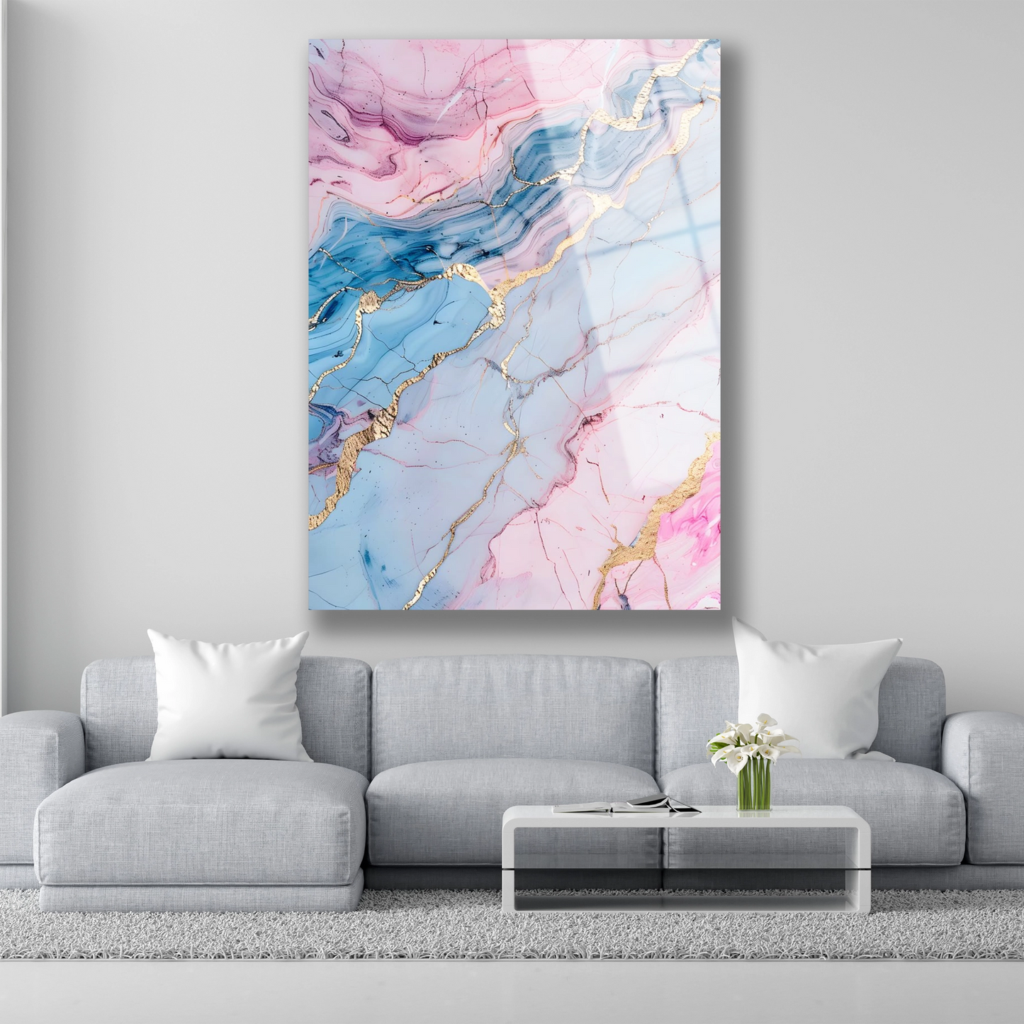 Pastel pembe mavi mermer desenli ve altın damar detaylı cam tablo dokusu