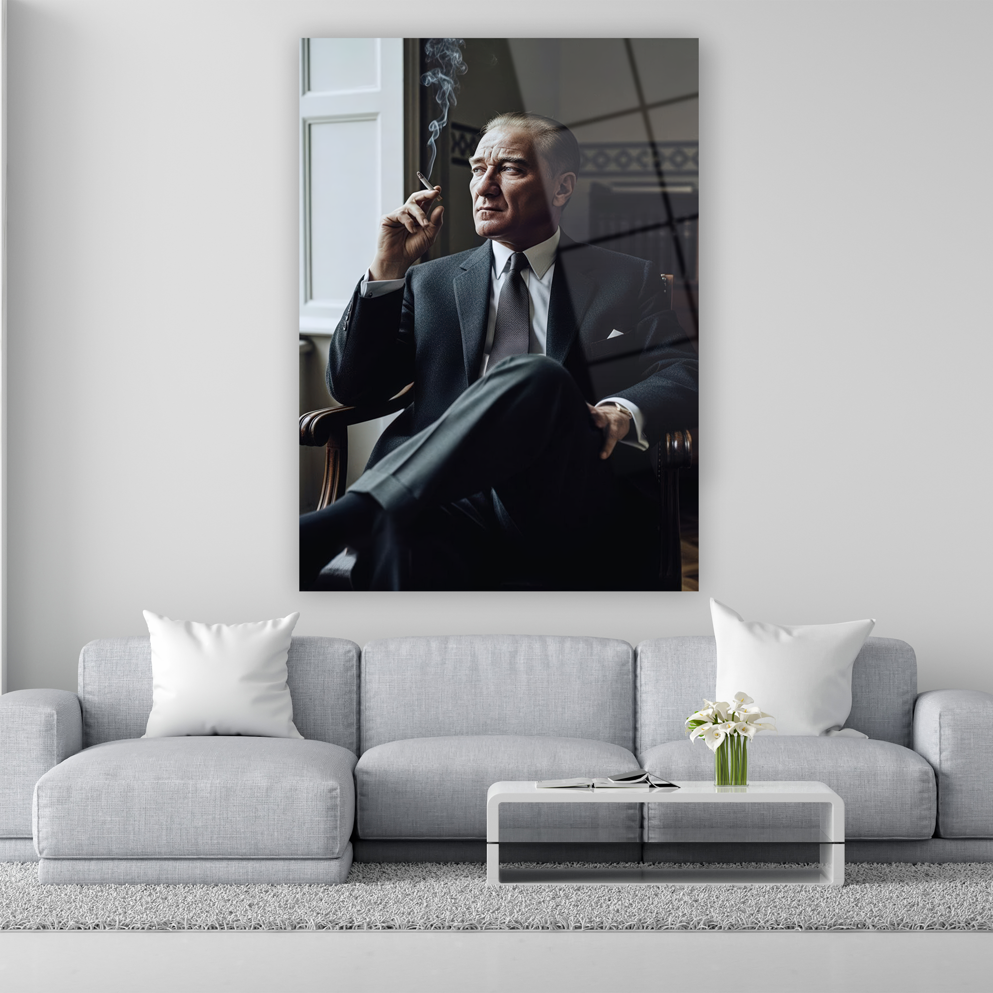 Mustafa Kemal Atatürk koltukta sigara içerken karizmatik poz cam tablo
