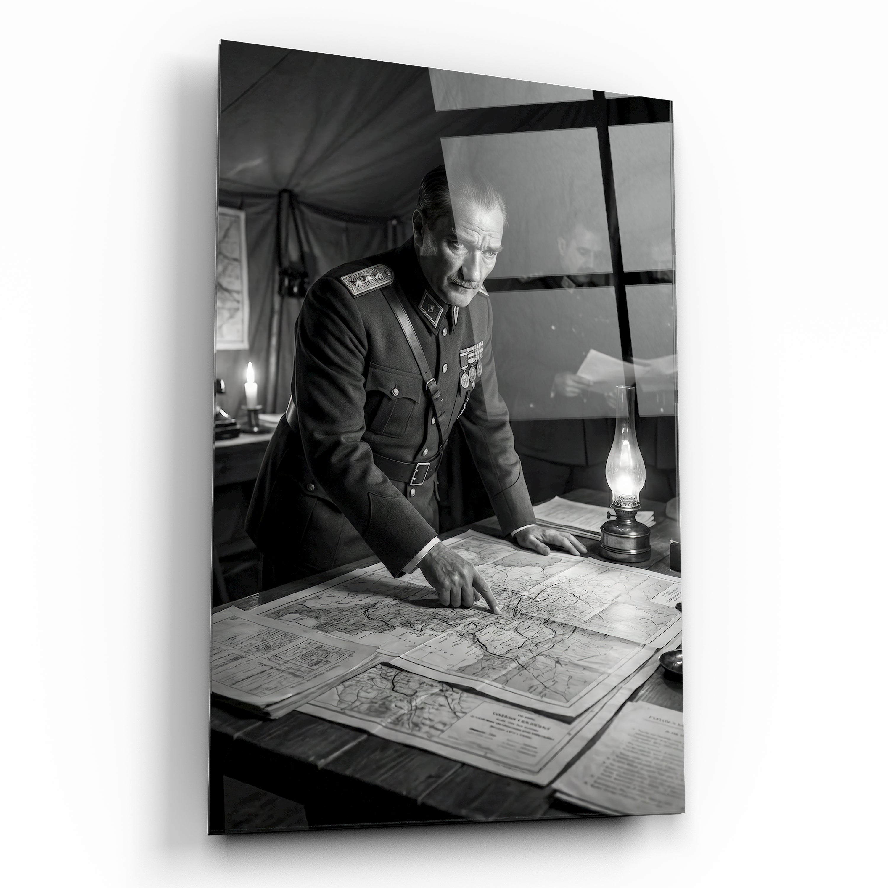 Atatürk Cephede Siyah Beyaz Cam Tablo - Tarihi ve Estetik Duvar Sanatı