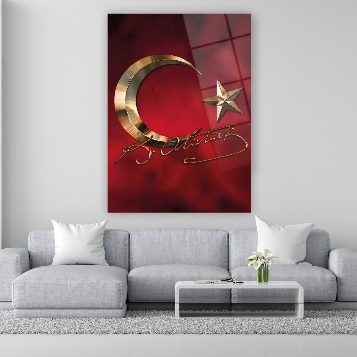 Altın hilal yıldız altında Atatürk imzası bulunan dikey tasarım
