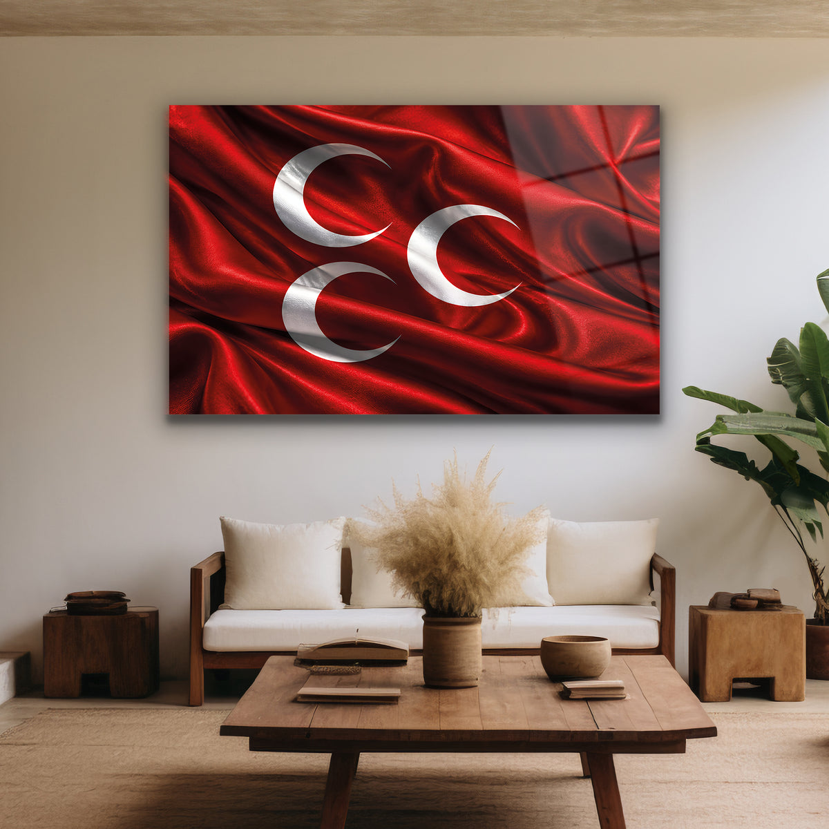 Üç beyaz hilal sembolü ve parlak kırmızı kumaş dokusu