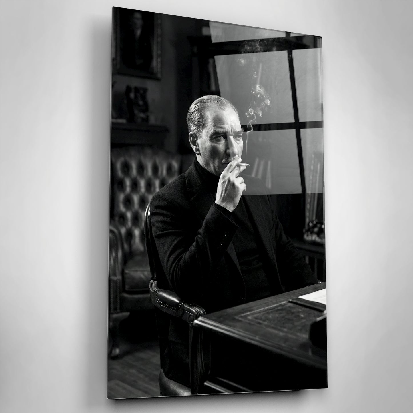 Sigaralı Atatürk temalı dekoratif cam baskı
