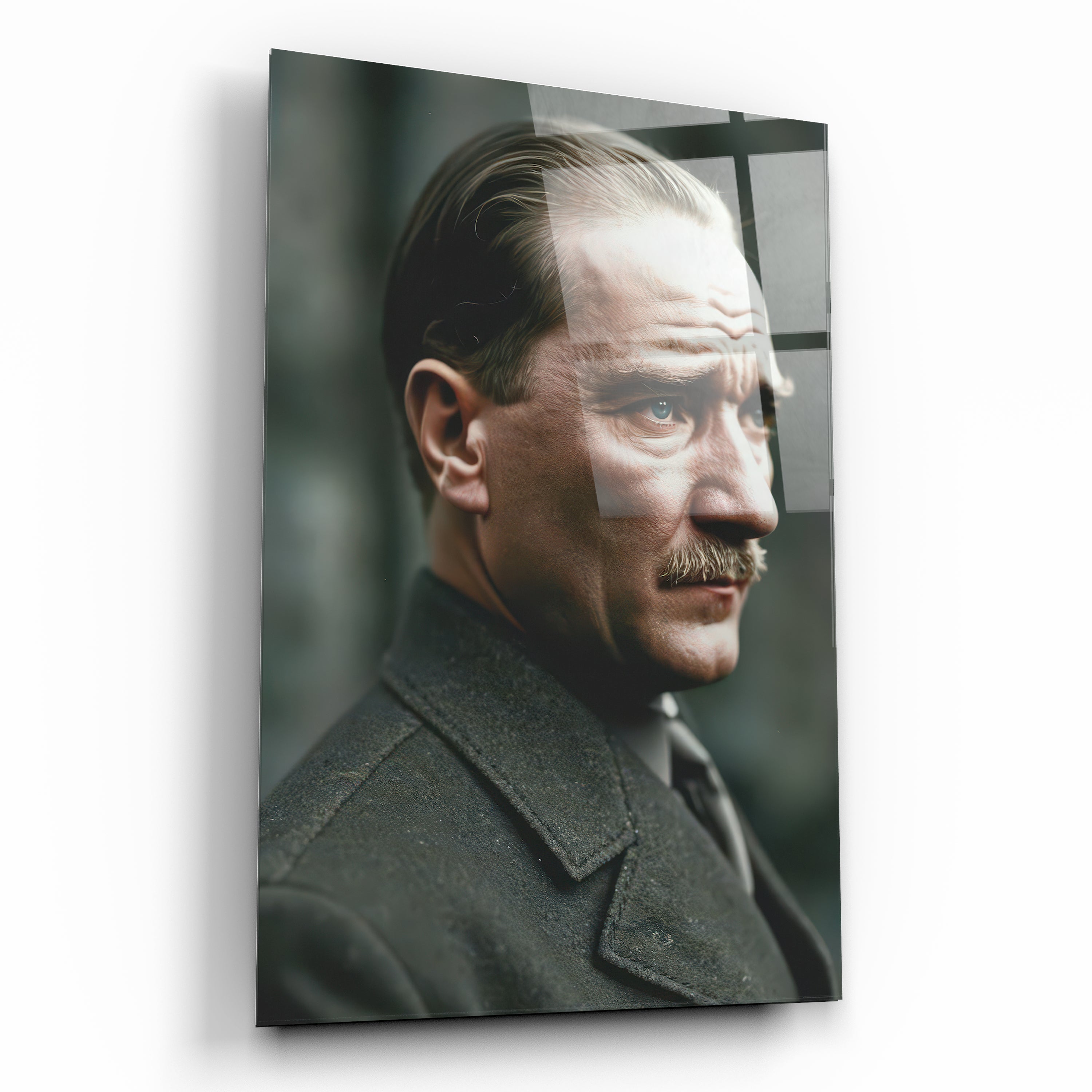 Atatürk Cam Tablo | Takım Elbiseli