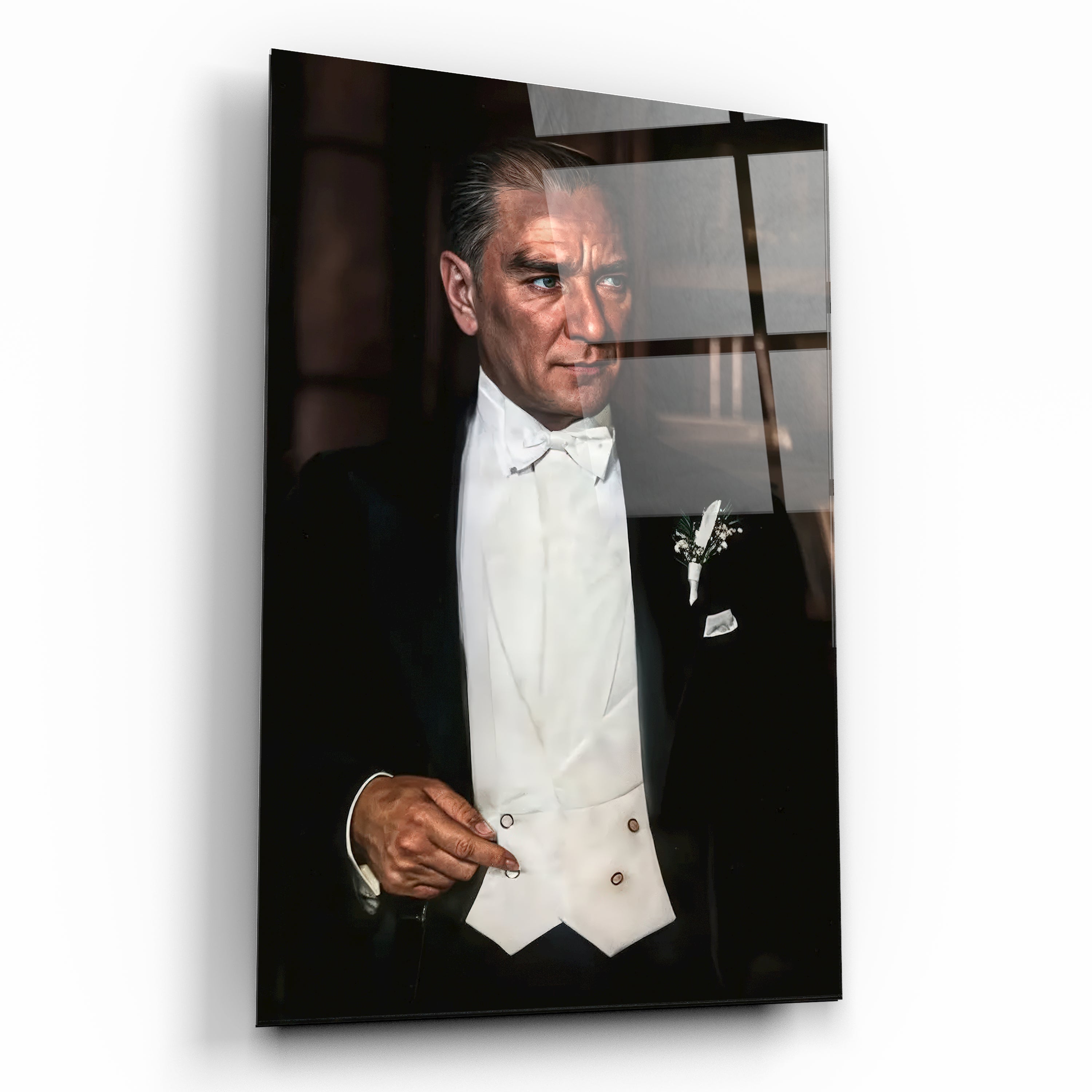 Mustafa Kemal Atatürk Fraklı Cam Tablo - Prestijli Duvar Sanatı