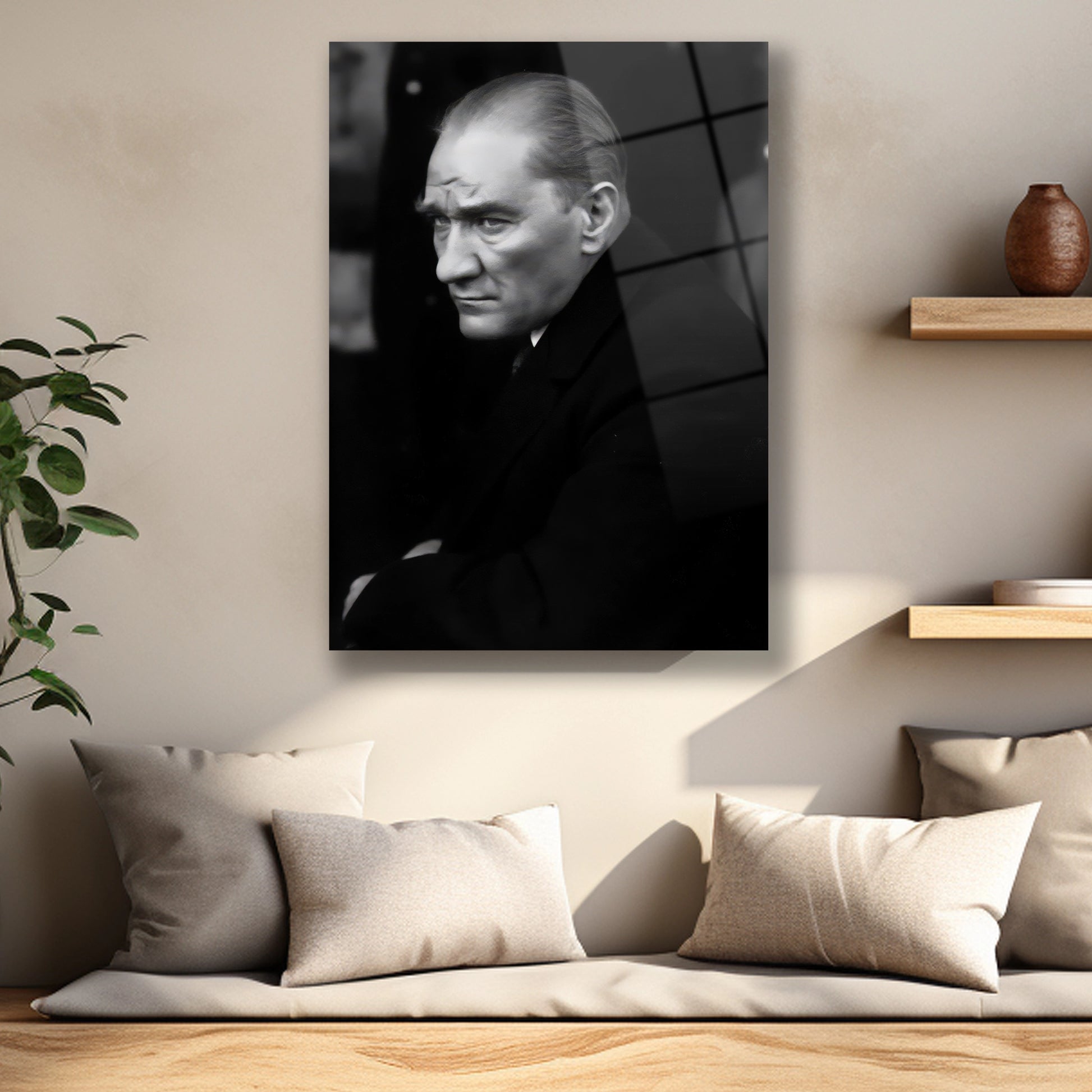 siyah beyaz öfkeli bakışlı atatürk cam tablo