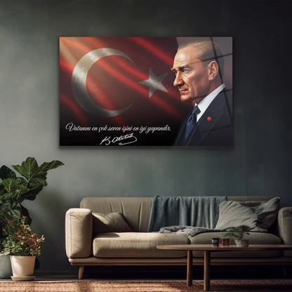vatanını en çok seven işini en iyi yapandır bayraklı atatürk cam tablo