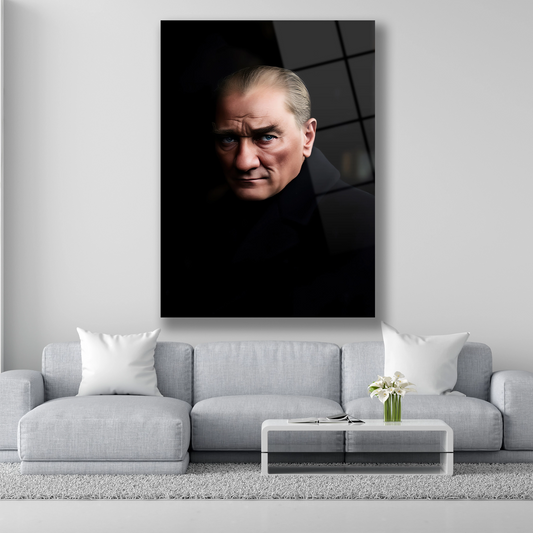İlk Cumhurbaşkanı Mustafa Kemal Atatürk'ün cam tablosu