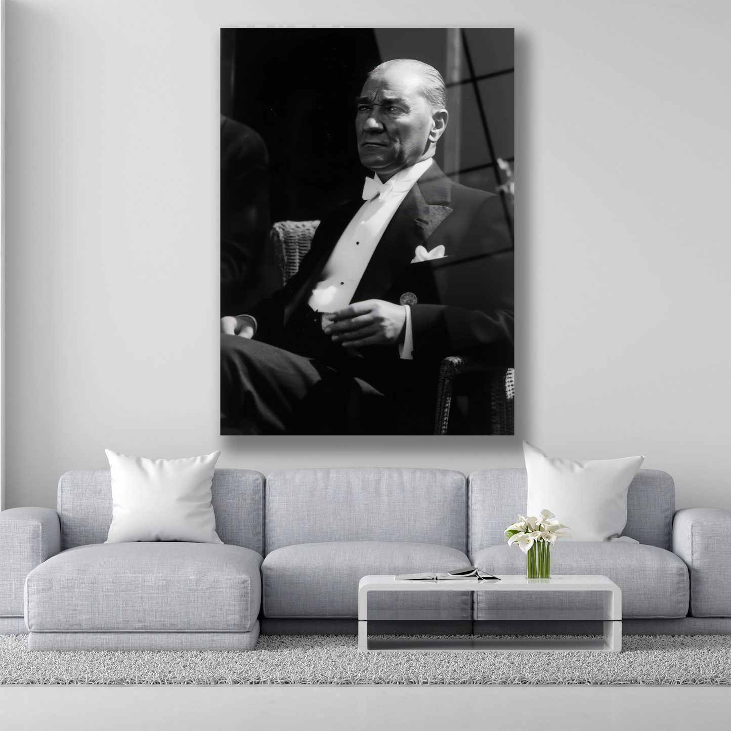 Bir ilke ve devrimi simgeleyen, odaklanmış Atatürk cam tablo