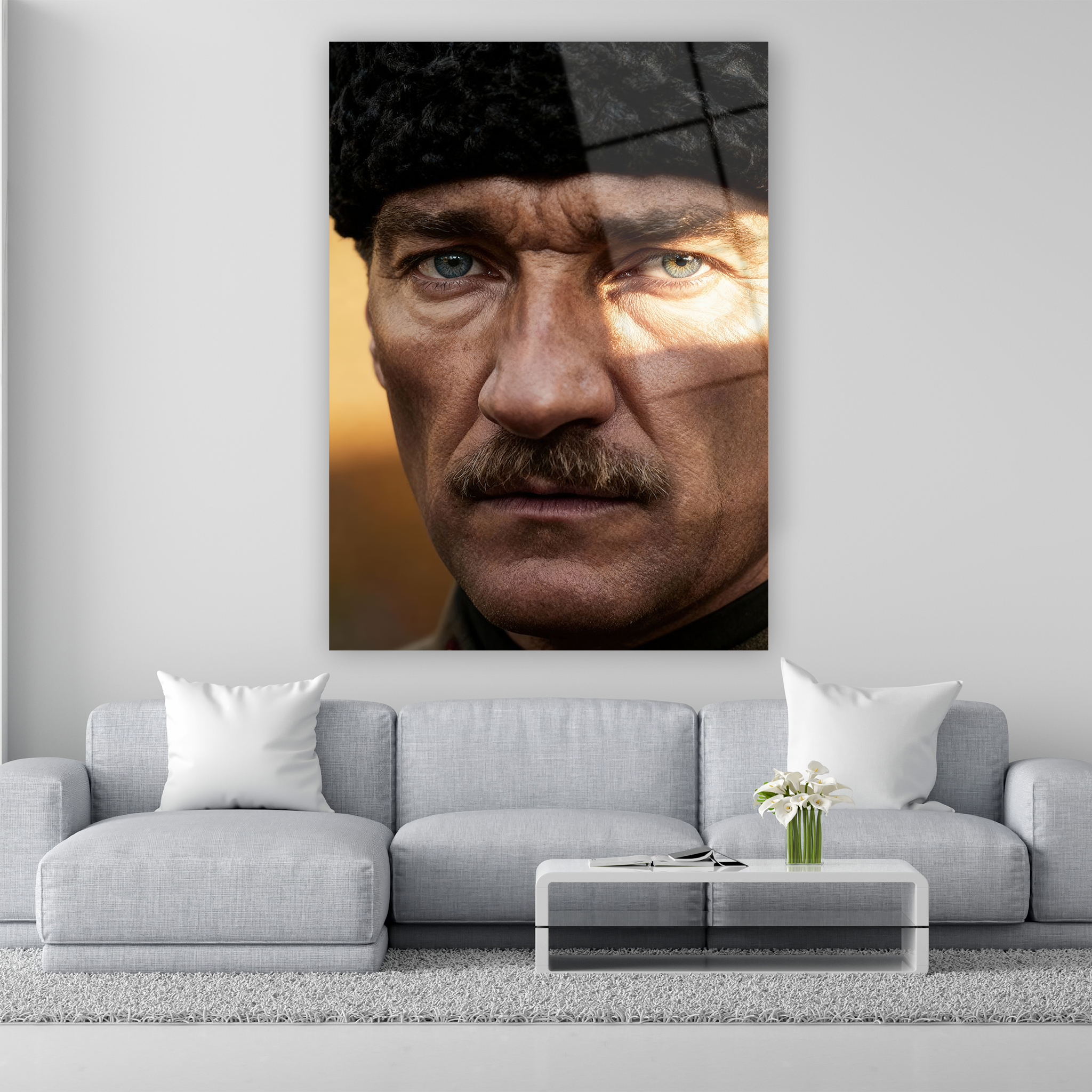 hiper gerçekçi yakın çekim kalpaklı atatürk portresi cam tablo