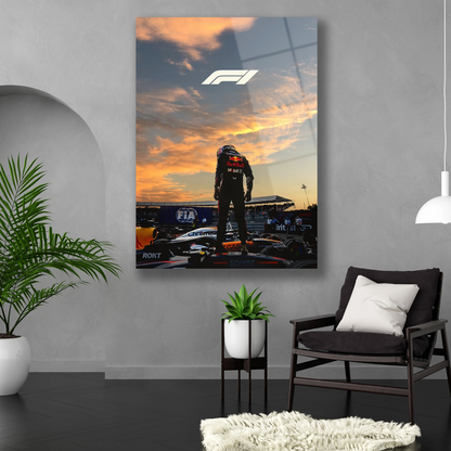 Dikey formda sinematik F1 yarış temalı temperli cam tablo