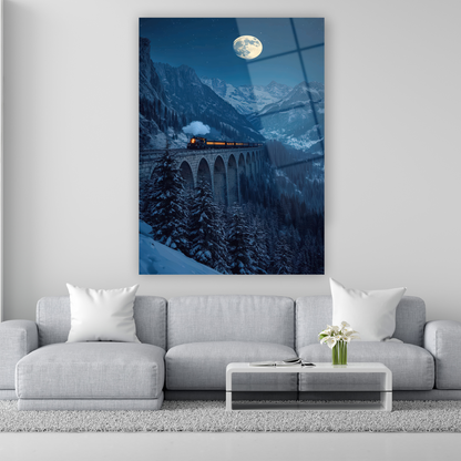 dolunay altında karlı dağlar ve viyadükte tren cam tablo