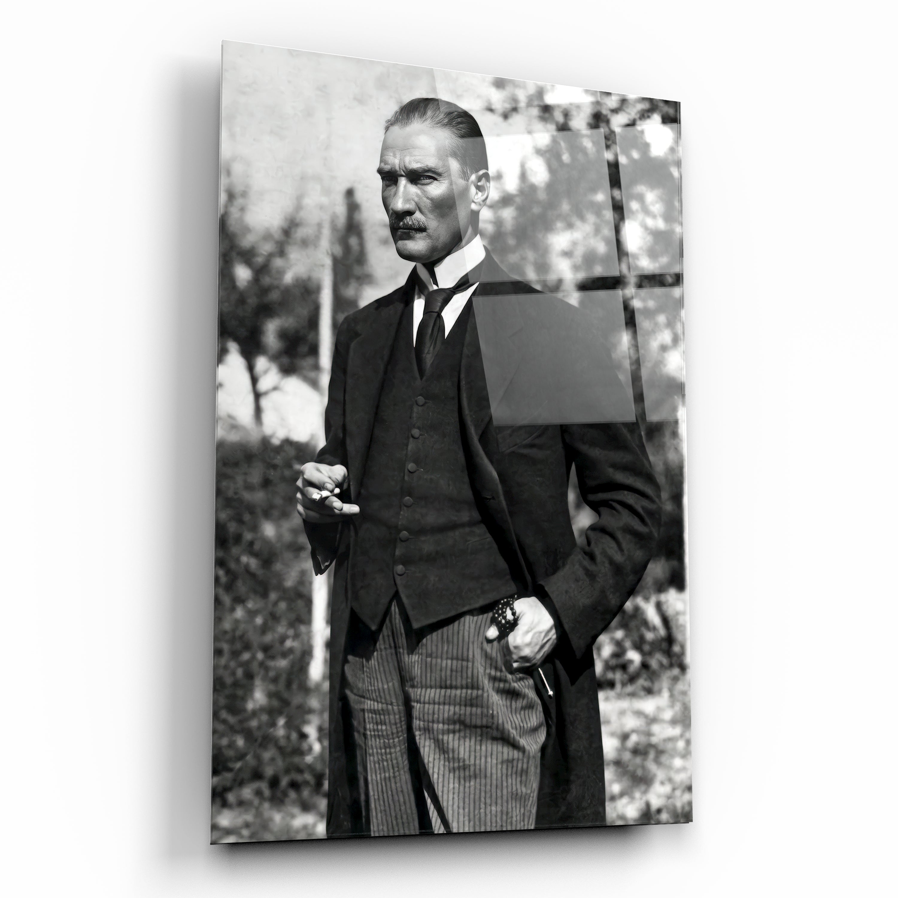 Siyah Beyaz Klasik Mustafa Kemal Atatürk Portresi Cam Tablo