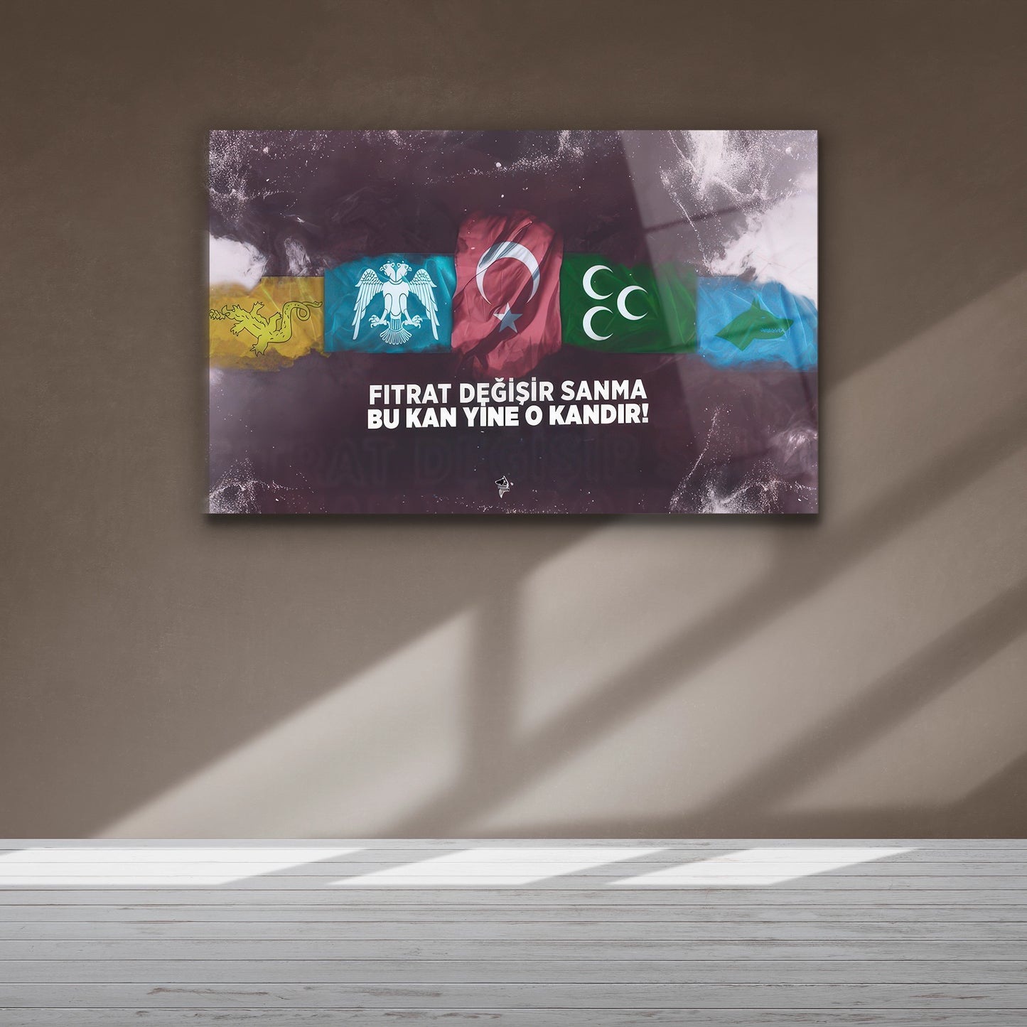 Selçuklu Osmanlı ve Türk bayrağı detaylı cam baskı yakından görünüm