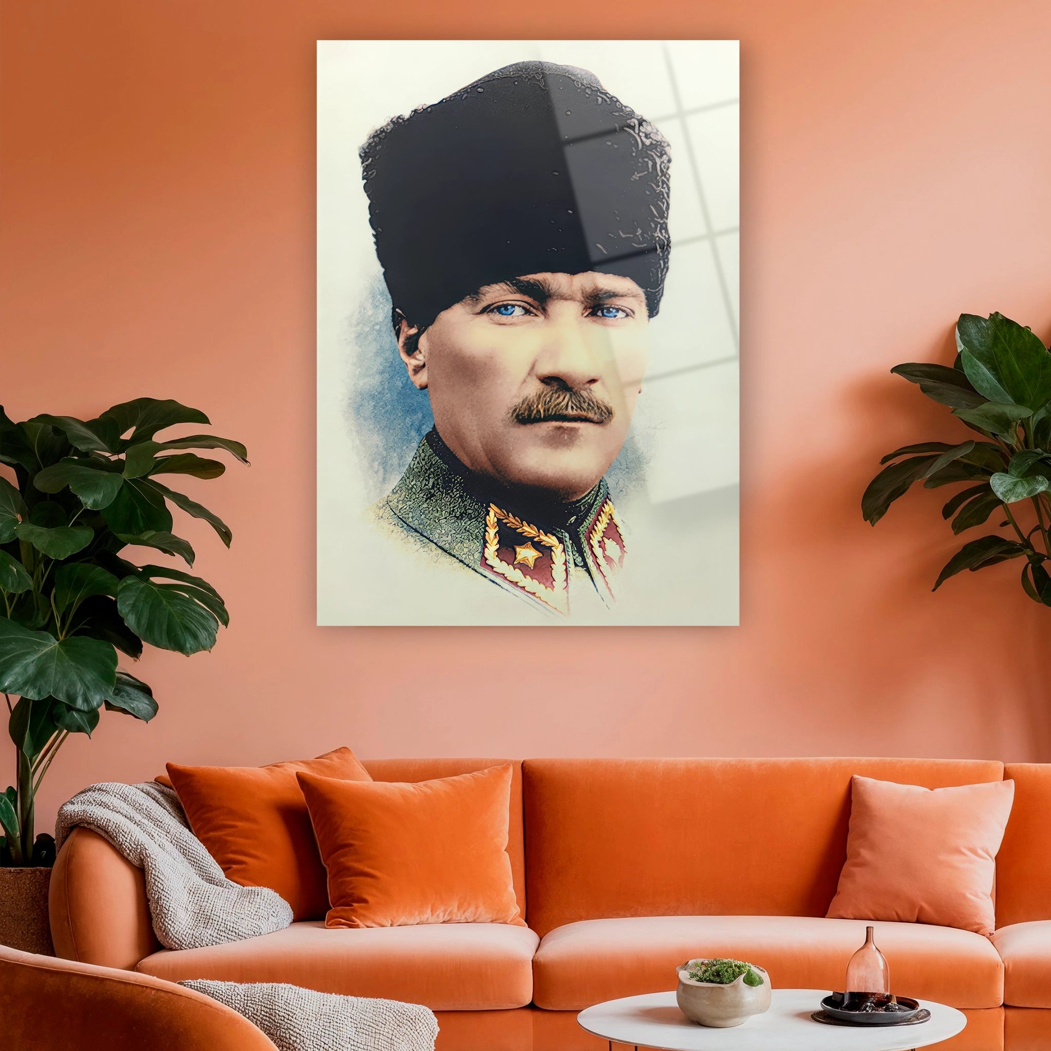makam odası için altın işlemeli üniformalı atatürk cam sanatı